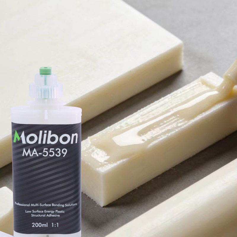 폼폼을 붙이는 데 가장 좋은 접착제는 무엇인가요?